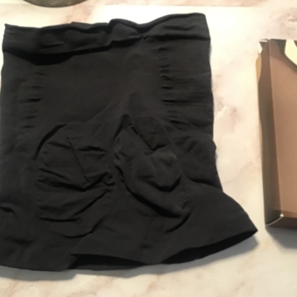 NIB DISCONTINUED SKIMS MINI SKIRT SHAPEWEAR - Picture 4 of 8